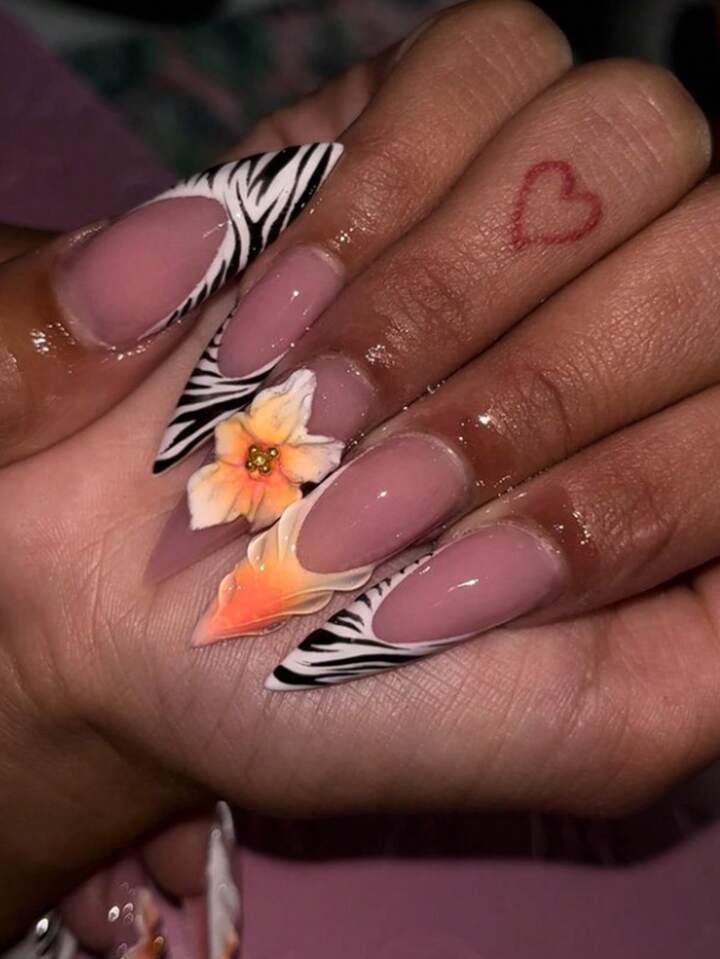 Stripes Don’t Lie Pressed On Nails