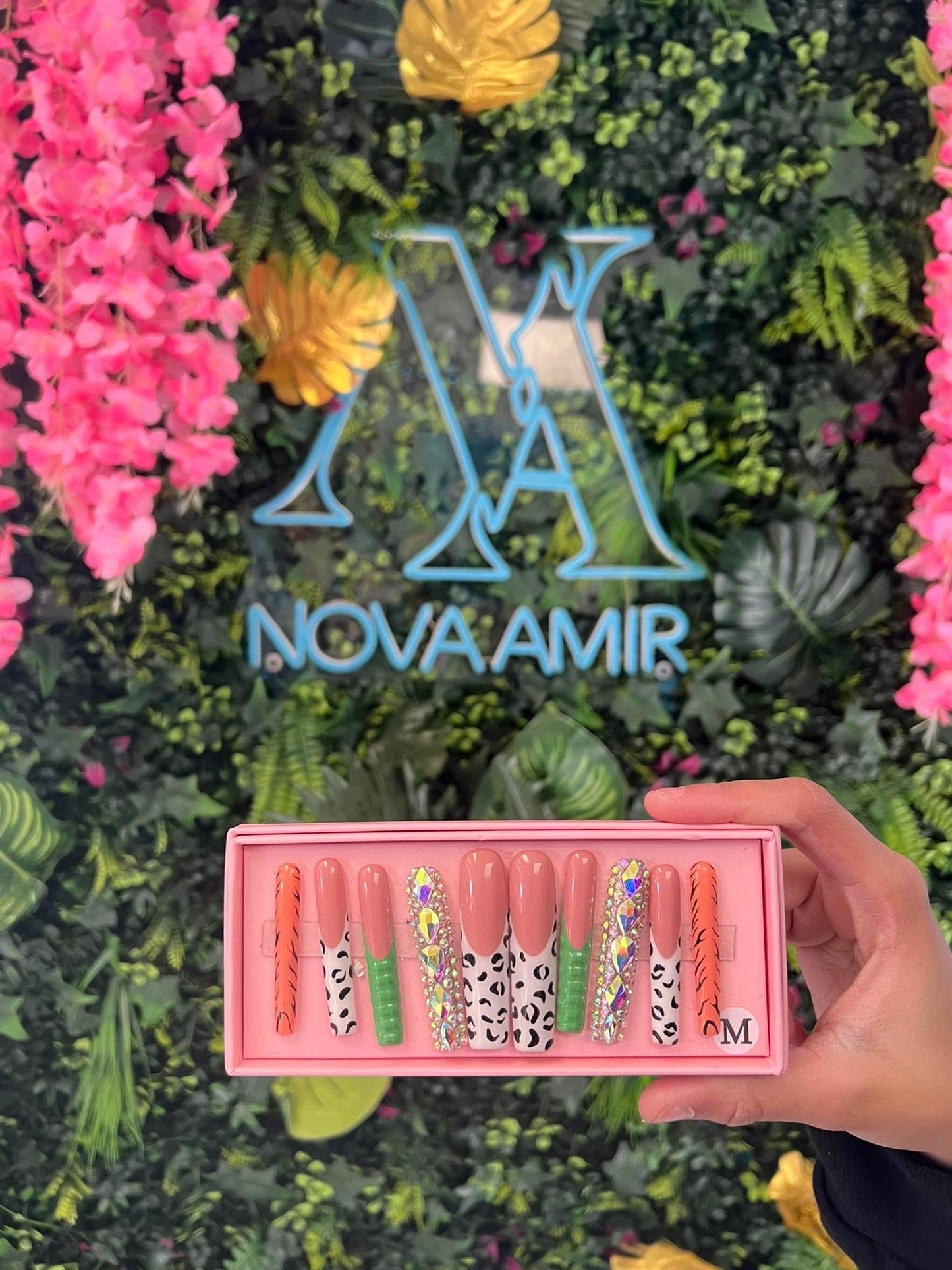 Acrylic press on nails