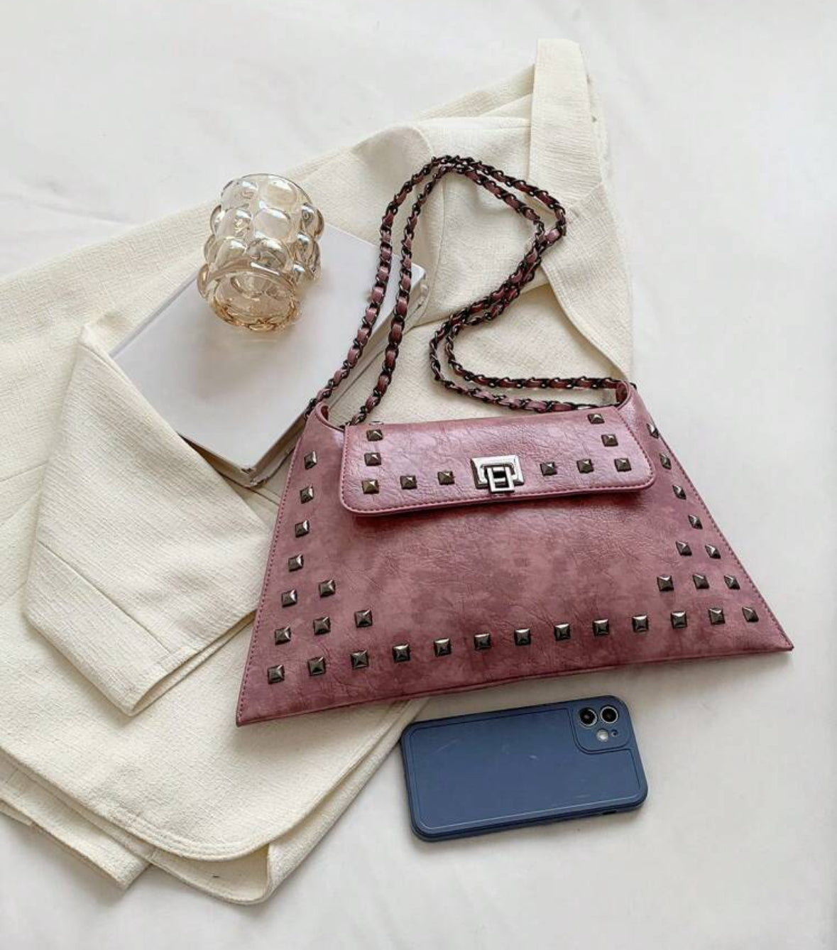 Chain street crossbody bag
