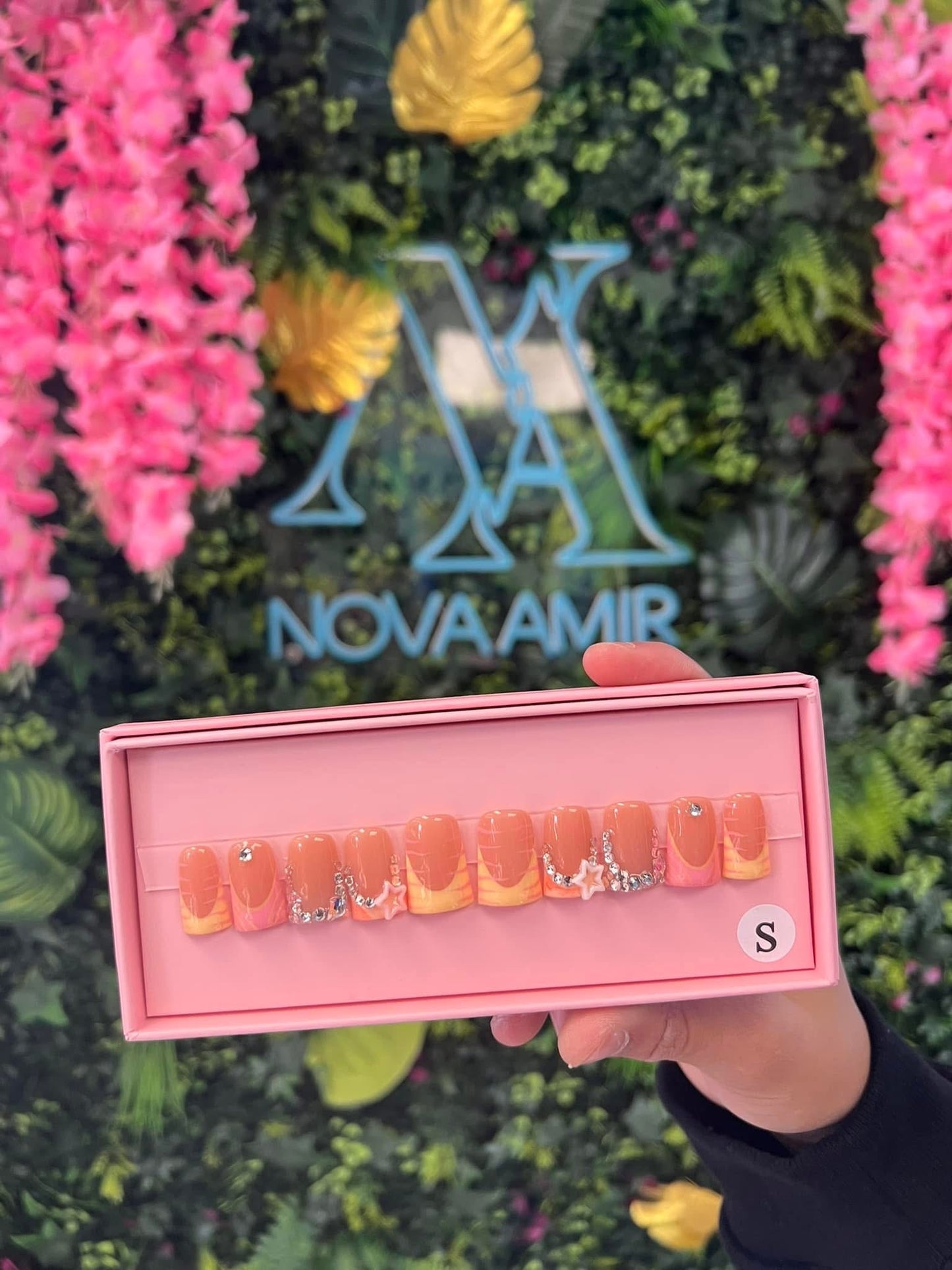 Acrylic press on nails