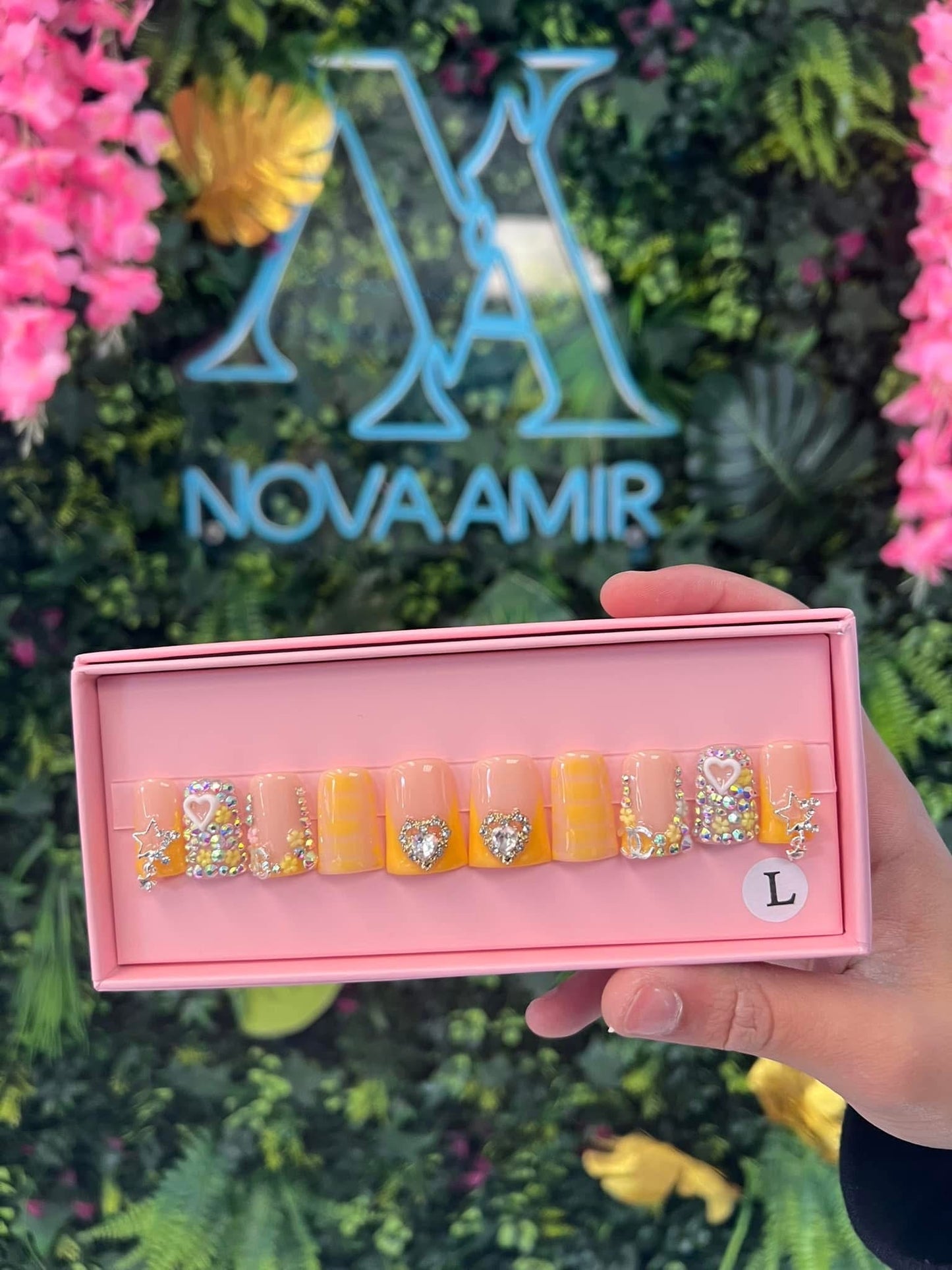 Acrylic press on nails