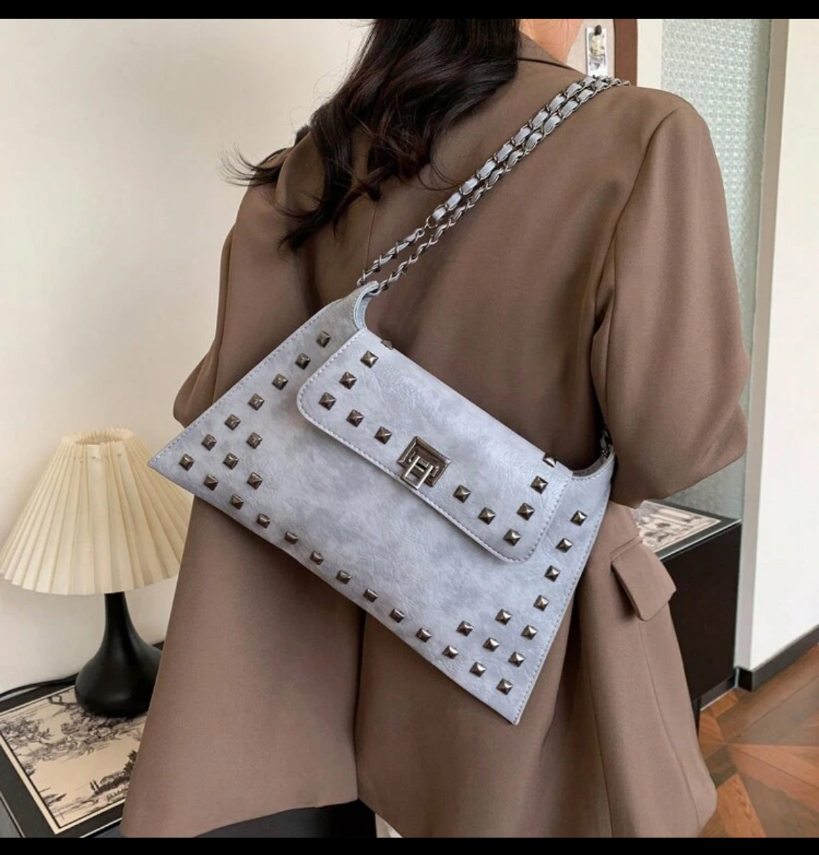 Chain street crossbody bag